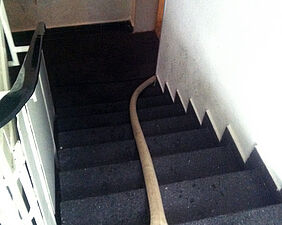 Notdiensthilfe nach Überschwemmung